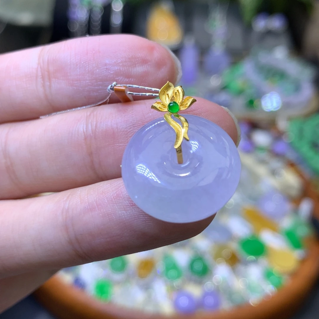 颈饰18K金镶嵌翡翠