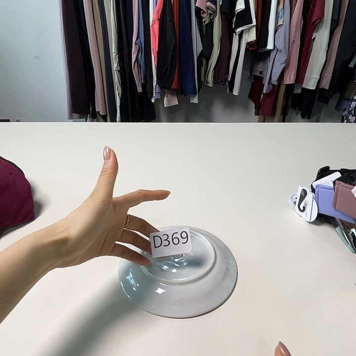 瓷片369绛紫色。。。。。。。。。。。。。。。