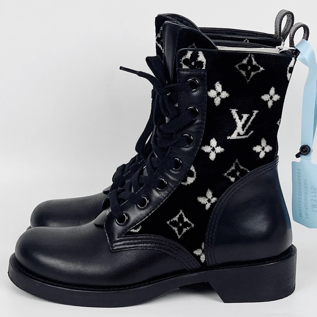 95新 LouisVuitton/路易威登 36.5码 黑色植绒印花马丁靴 lm3775