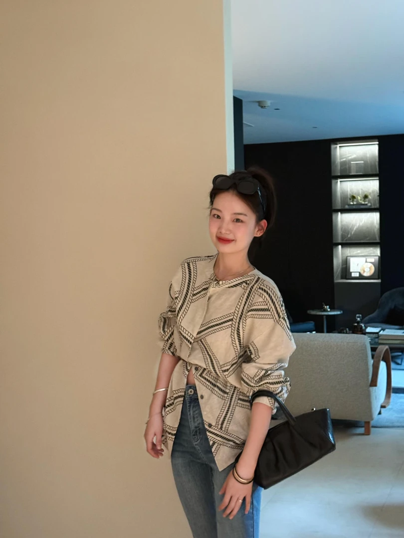 2025春夏新款法式气质绳草纹图腾式衬衫高腰复古显瘦牛仔裤两件套