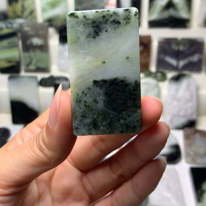 独山玉未镶嵌颈饰