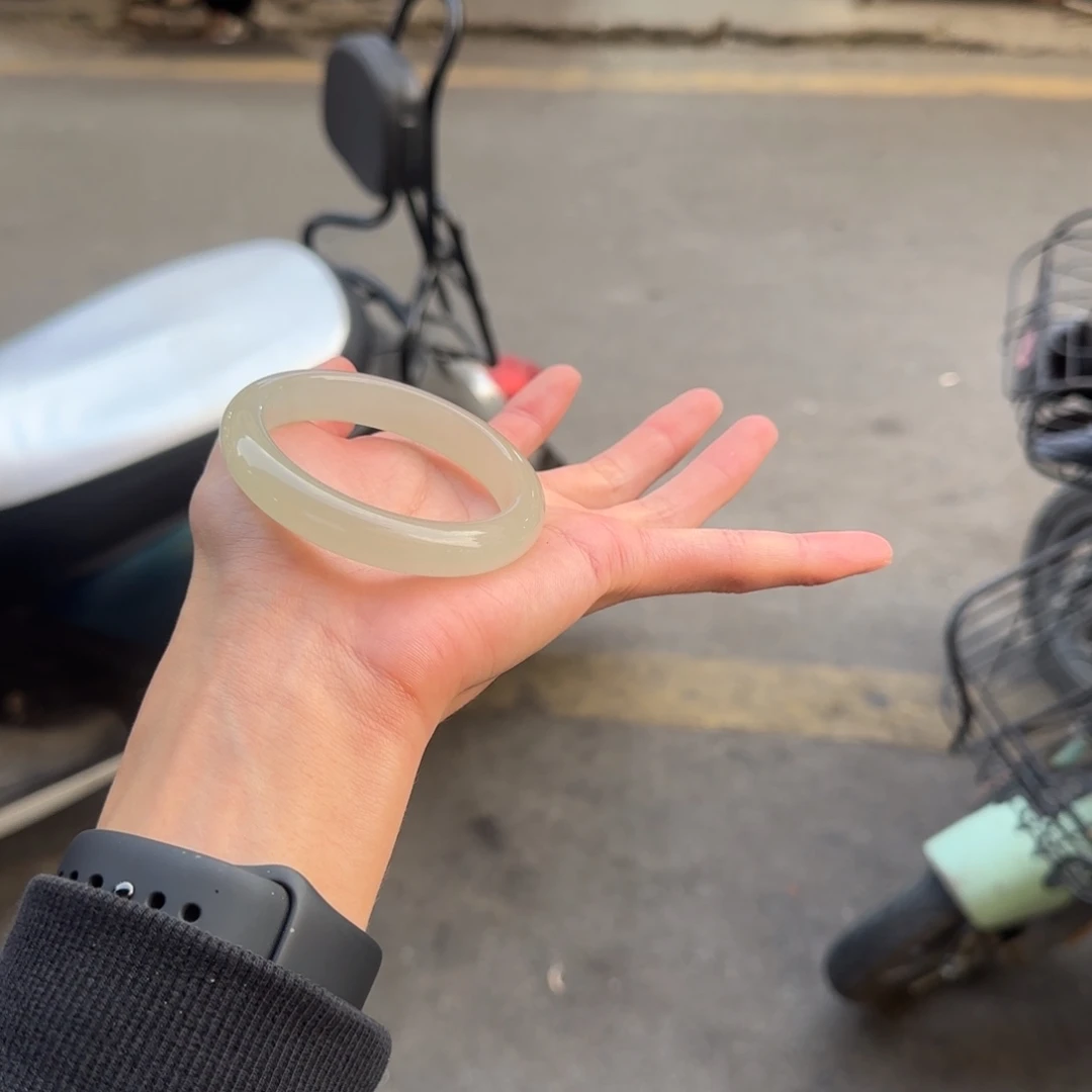 东陵石未镶嵌手镯