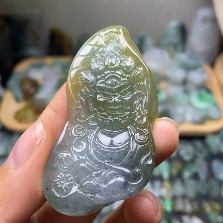 颈饰未镶嵌翡翠黄财神