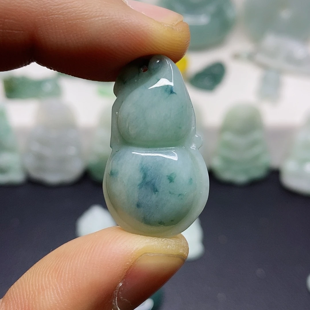 翡翠颈饰未镶嵌吊坠