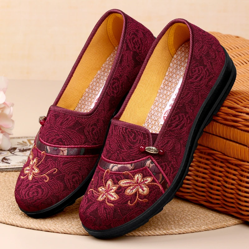 老北京布鞋女防滑新款妈妈平底脚蹬老太太中老年奶奶软底舒适老人