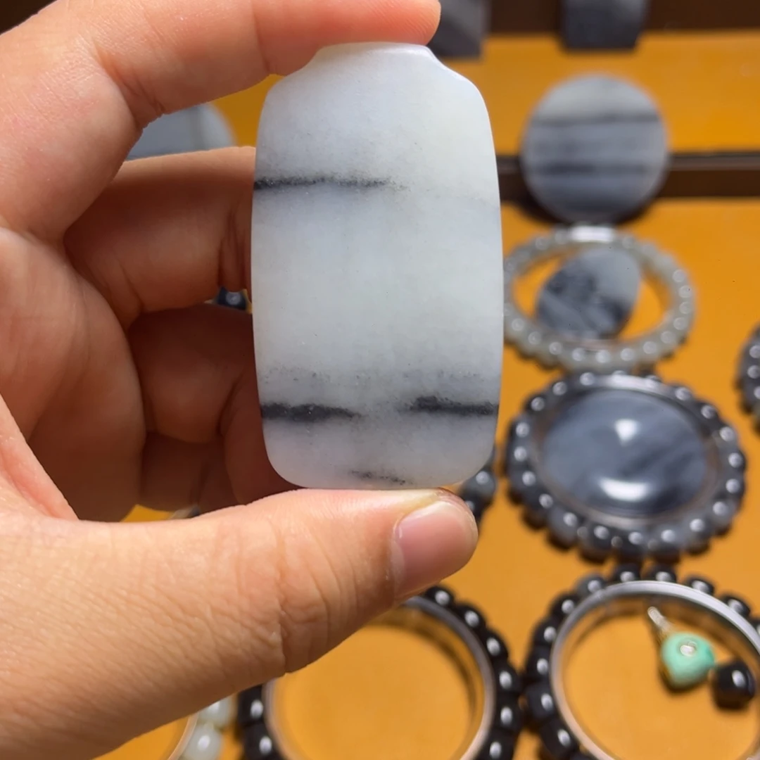 黑***睛和田玉未镶嵌挂件不退换
