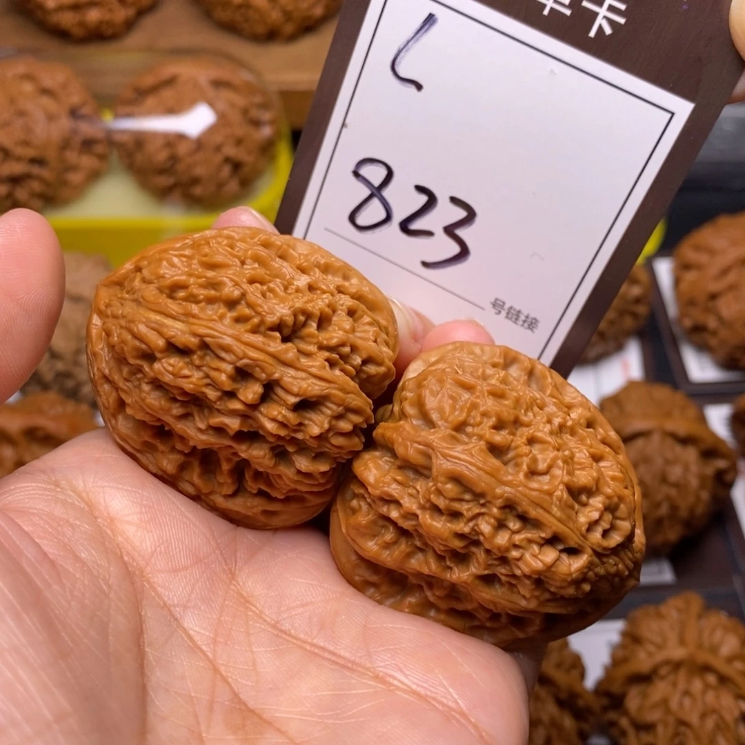 文玩核桃把件40南疆石823号