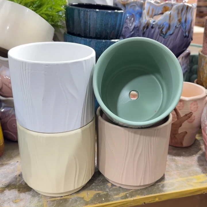 凑9块包邮，有孔，陶瓷花盆