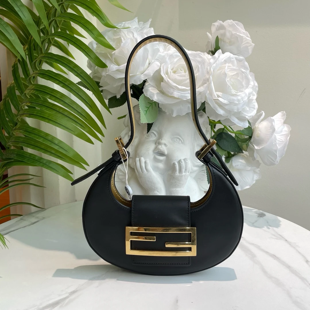 95新 FENDI/芬迪 FENDI/芬迪黑金腋下月亮手提包45865