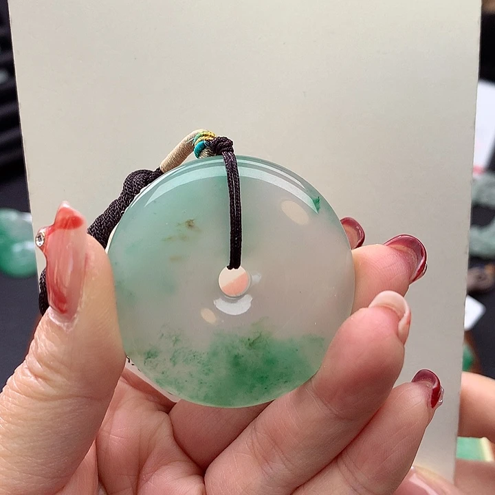 石英质玉颈饰未镶嵌顺*