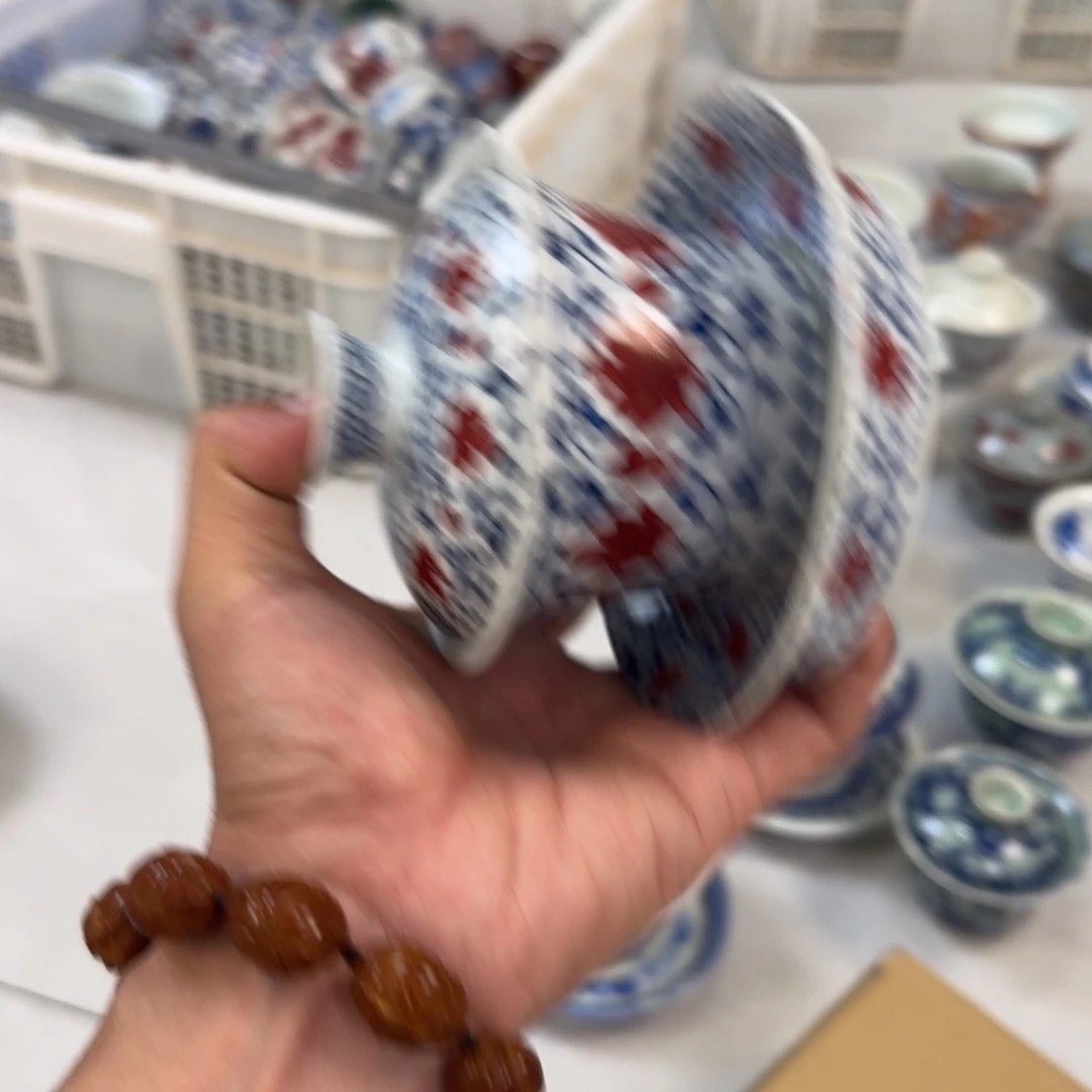 杯釉里红缠枝莲三才盖碗