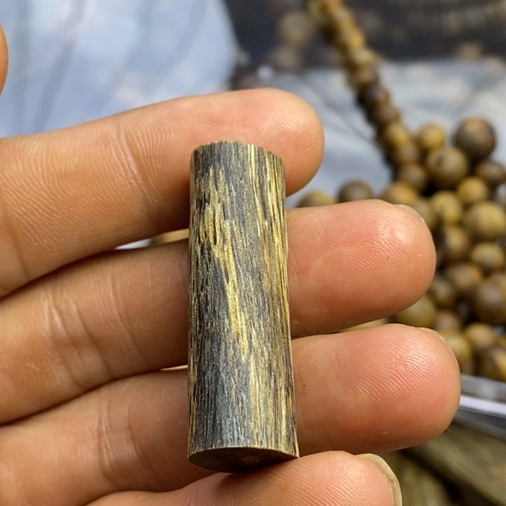 童***。沉香沉香碎屑棋楠沉香牌子4.6克