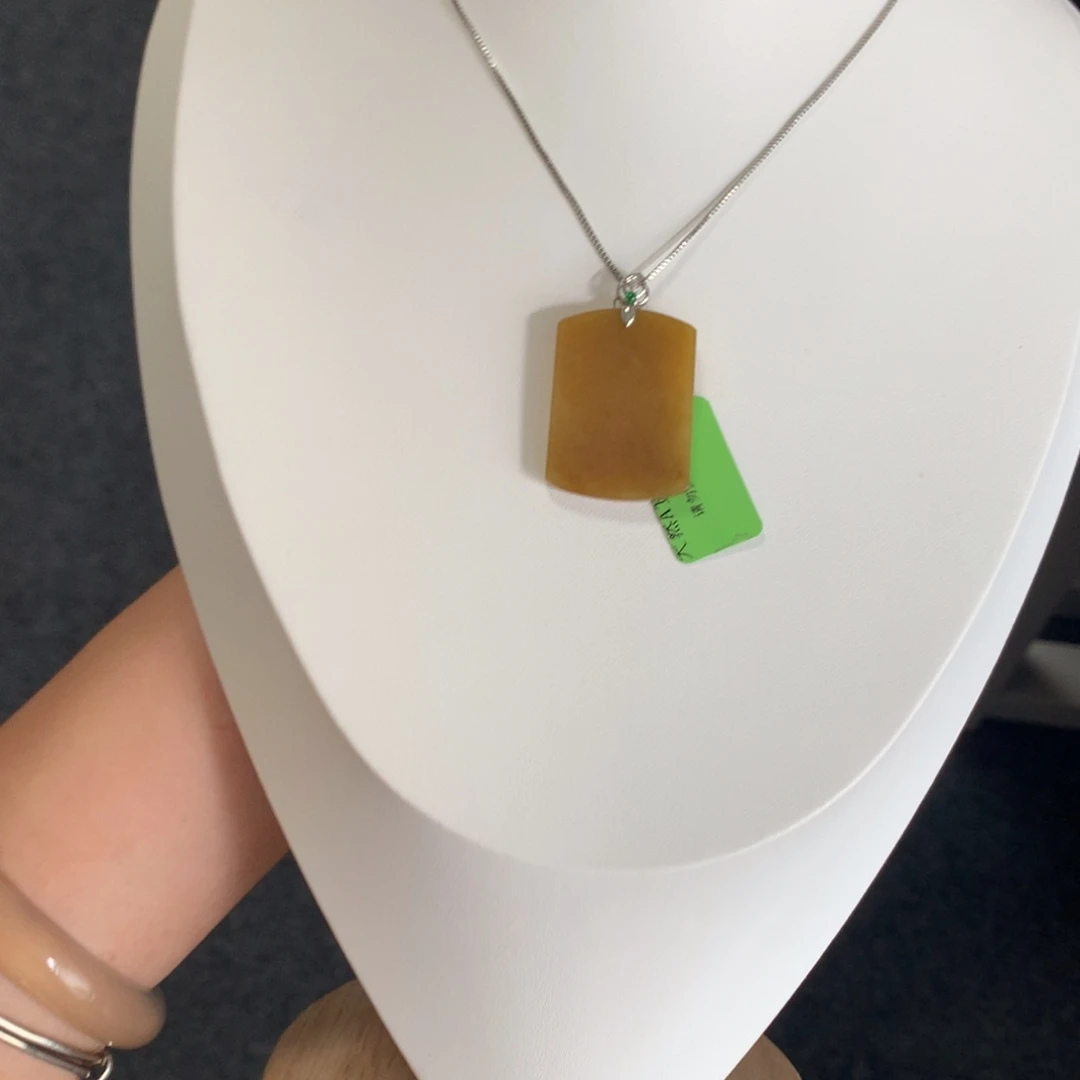 颈饰18K金镶嵌翡翠