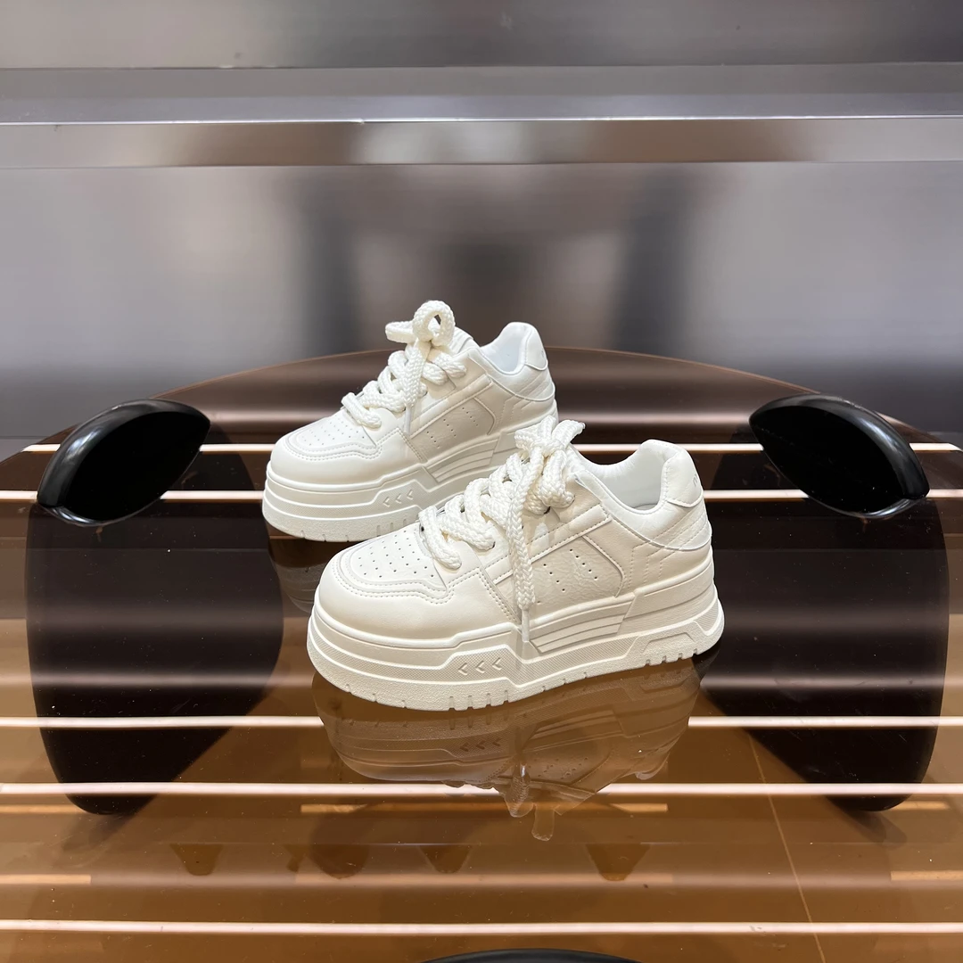 (ll-gl)2025走秀款高级简约休闲百搭春季厚底板鞋女春季小白鞋