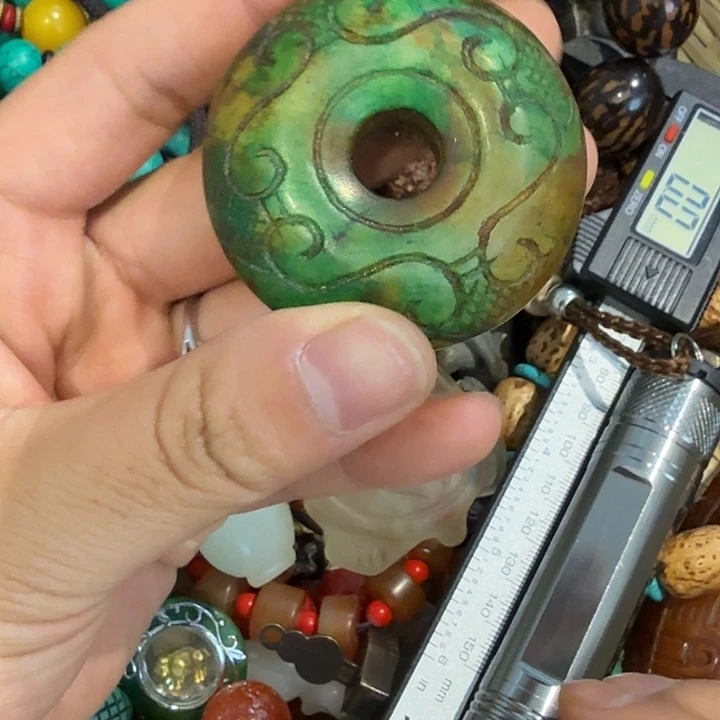 吴***龙玛瑙/玉髓颈饰合金不退不换的