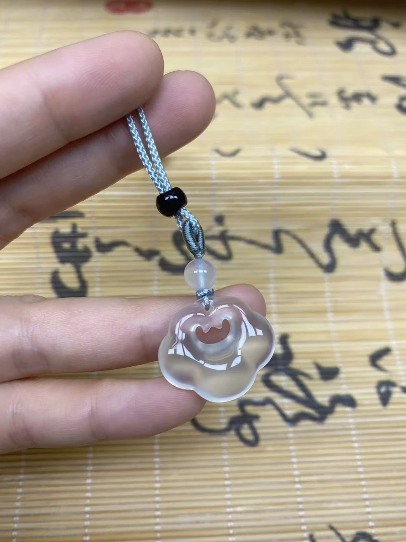 天然冰种玉髓玛瑙如意锁平安锁祥云吊坠拍一发一多样性发货