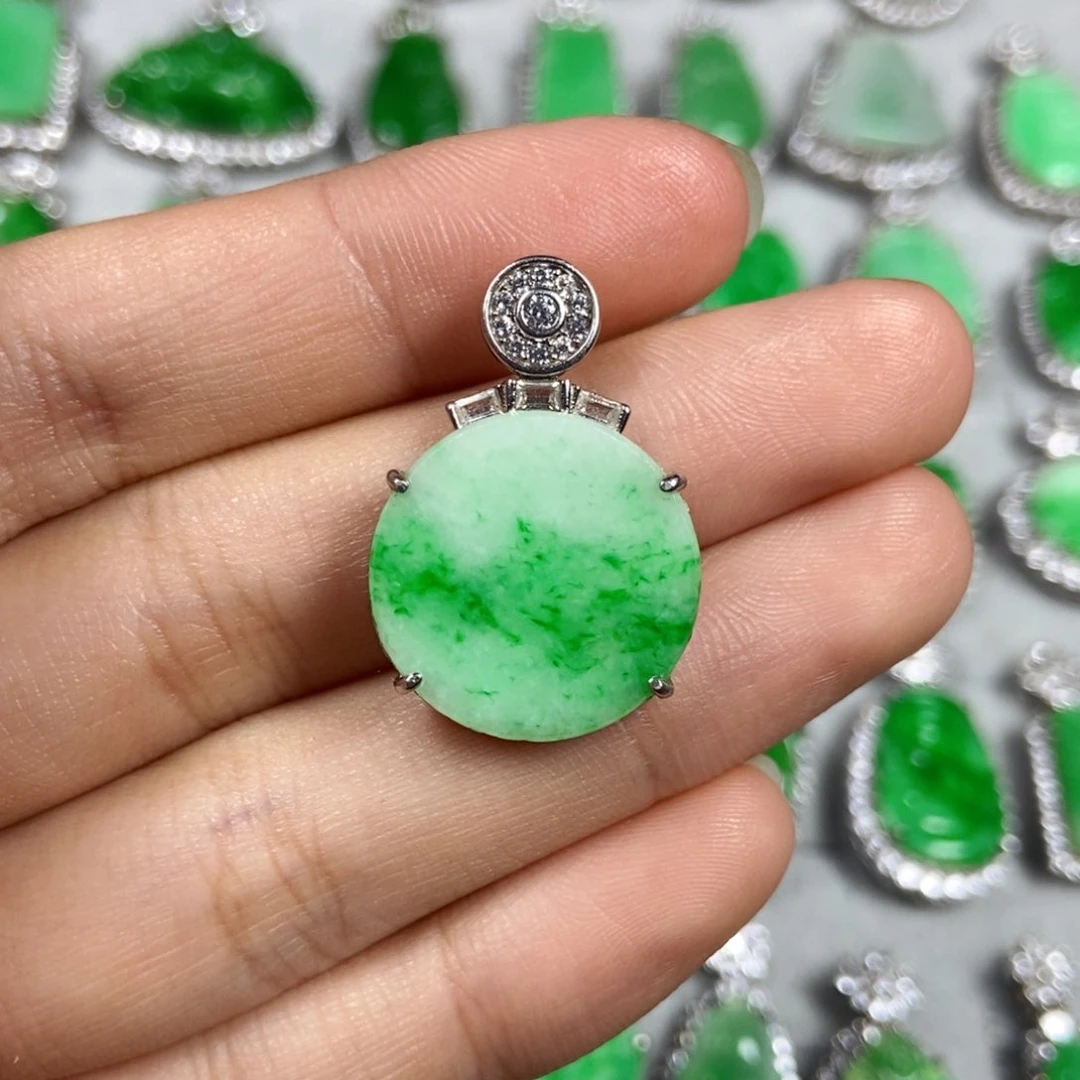 颈饰未镶嵌翡翠圆