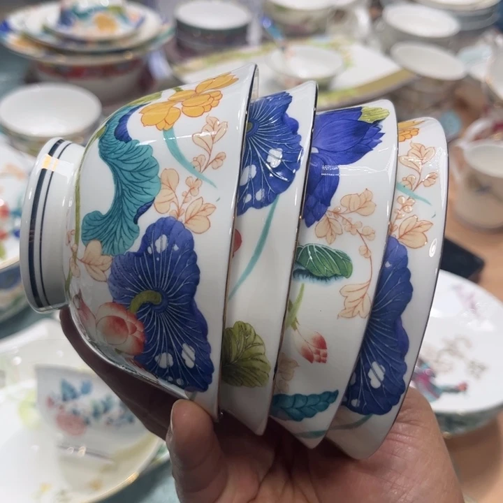 瓷片莲花碗四个哇塞