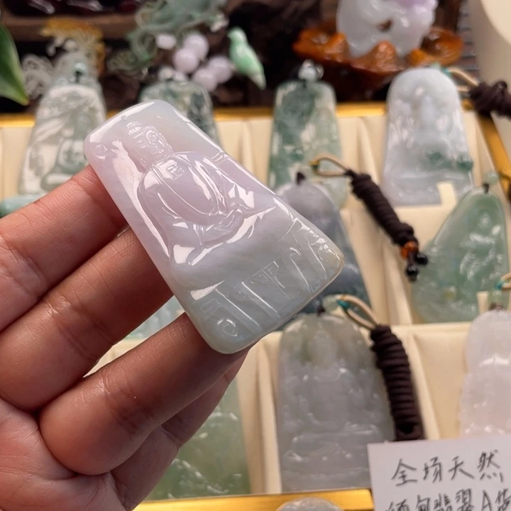 翡翠未镶嵌颈饰玉