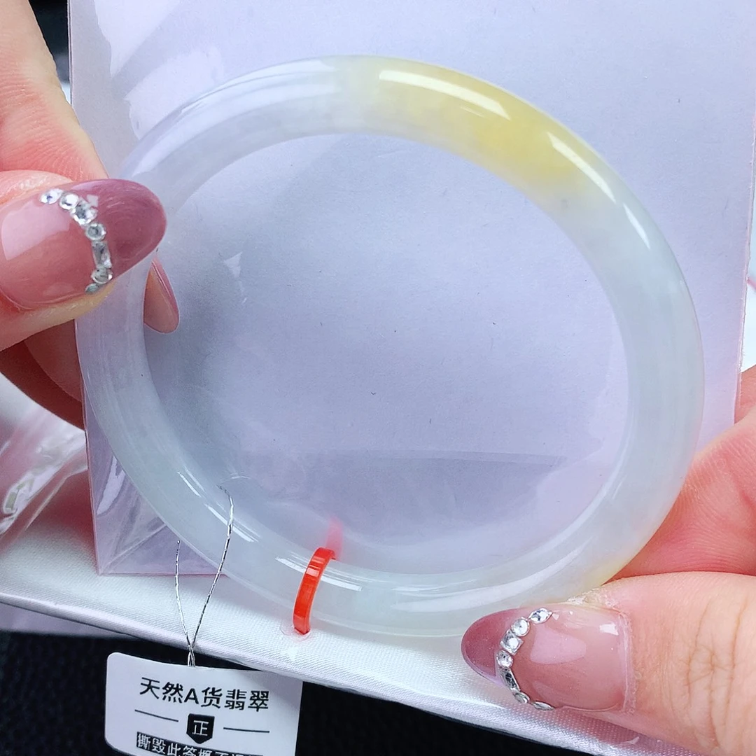 翡翠手镯未镶嵌56圈