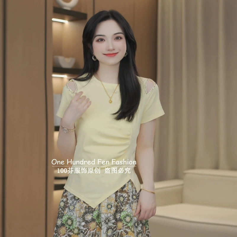 2025夏季设计感显瘦皱褶开叉露肩上衣百搭洋气钉珠纯色短袖T恤女