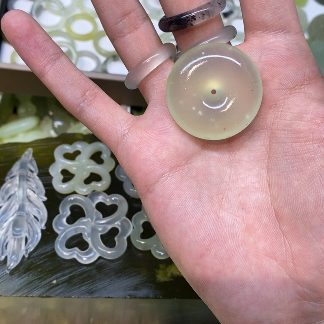 岫玉未镶嵌吊坠(不含链)