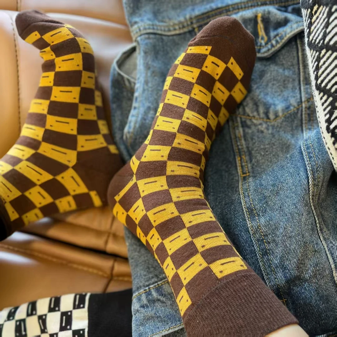 2025方格笑脸中筒袜女款女生配小皮鞋靴子运动鞋女大潮牌单品袜子