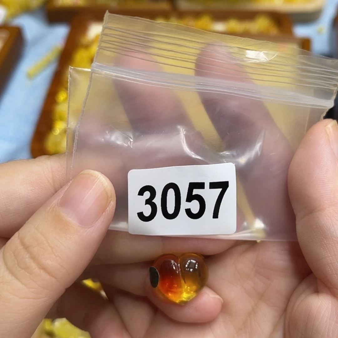 琥珀未镶嵌珠宝奇石