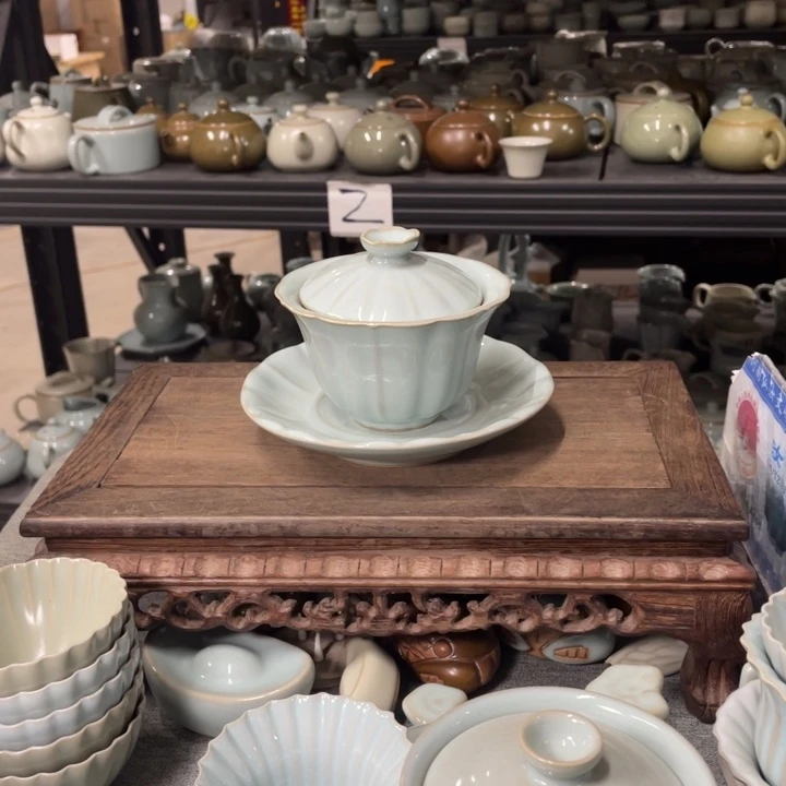 摆件天青釉花口盖碗