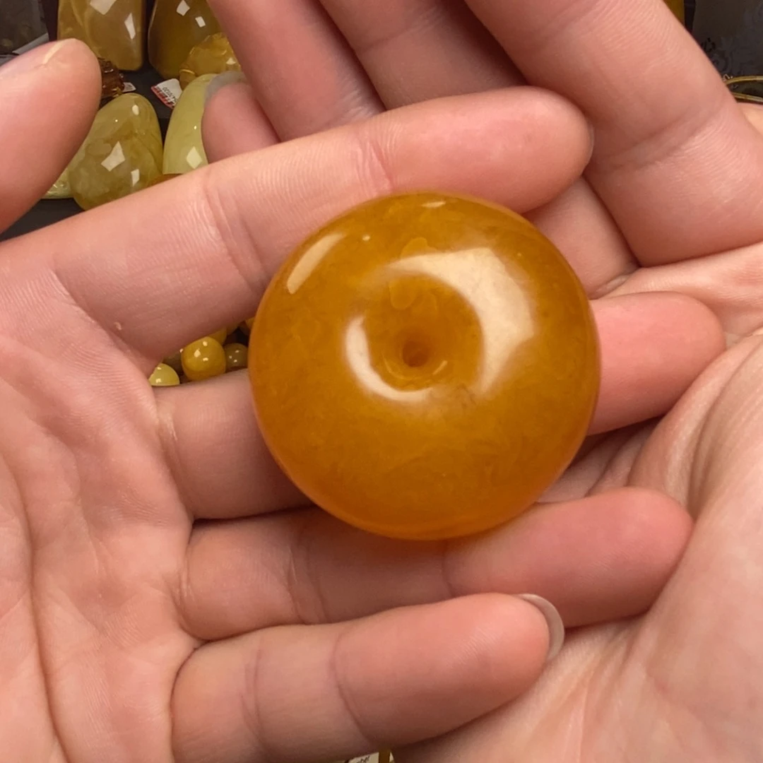 张***礼琥珀未镶嵌裸石蜜蜡