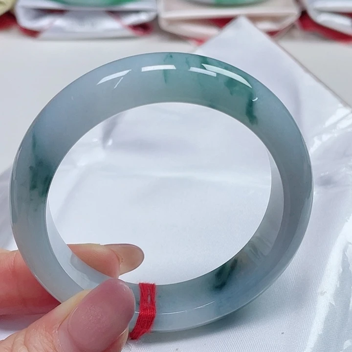翡翠手镯未镶嵌缅甸翡翠