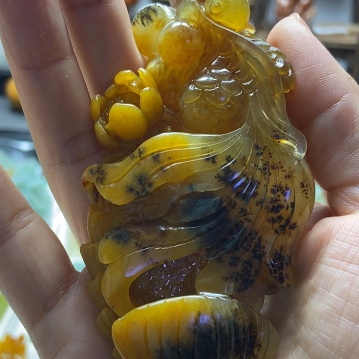 中***砂未镶嵌蛇纹石玉颈饰