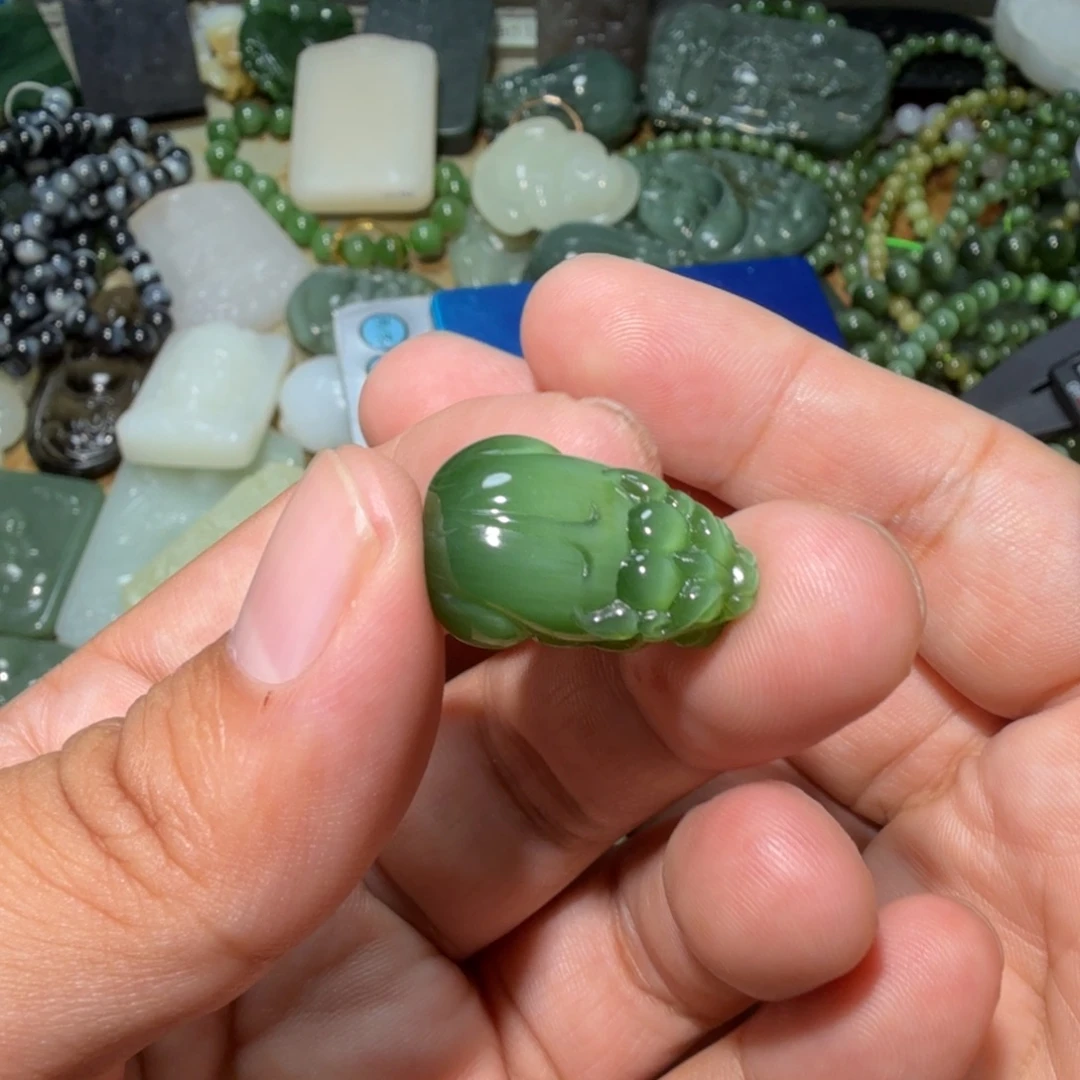 云***狗和田玉未镶嵌挂件