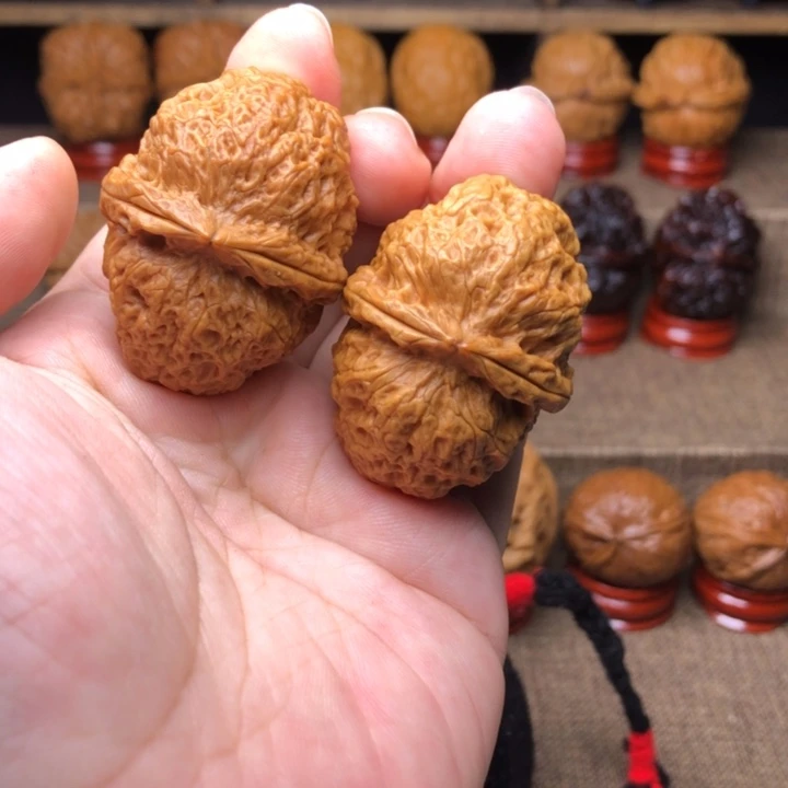 文玩核桃把件32卧龙元宝42