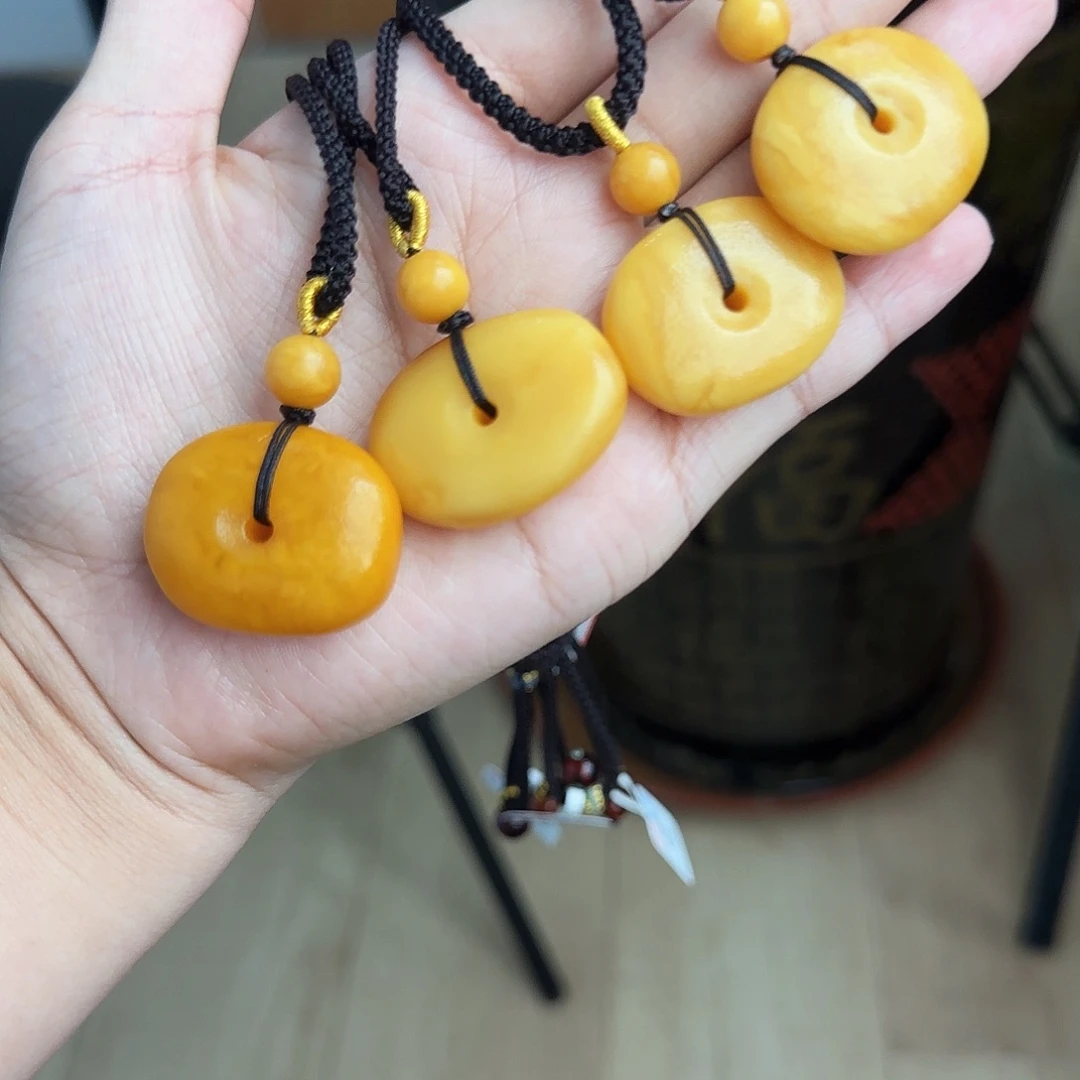 未镶嵌颈饰琥珀多样性发其一