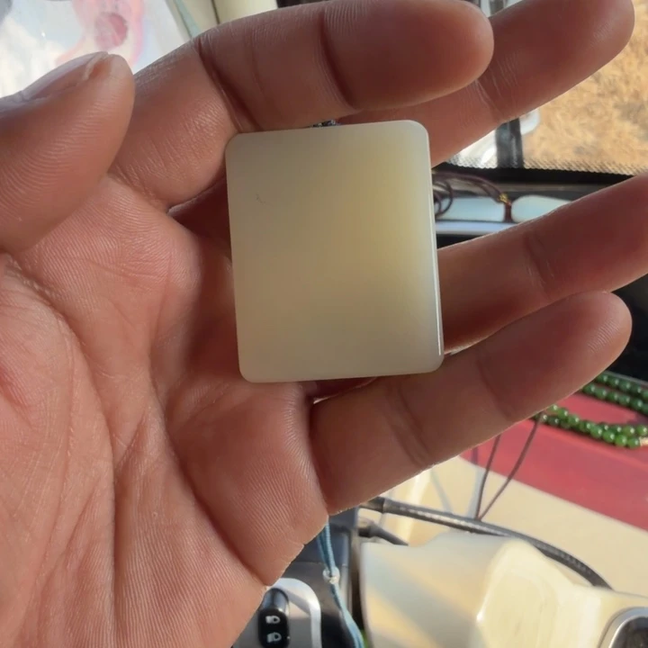 赊***影和田玉未镶嵌颈饰