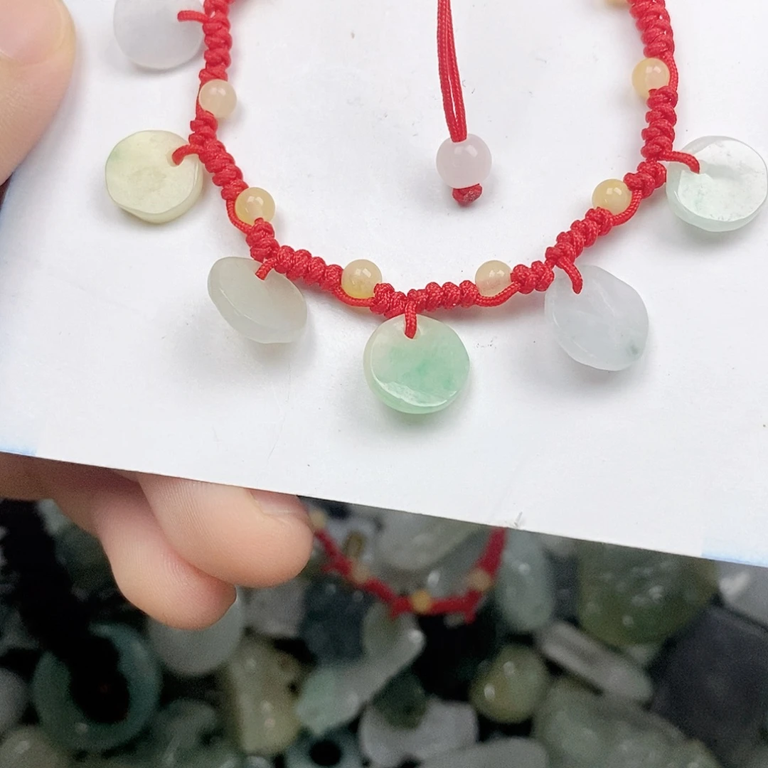 翡翠未镶嵌颈饰脚