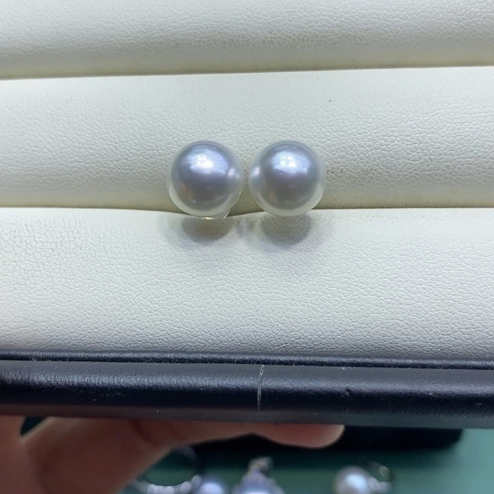 18K金镶嵌海水珍珠耳饰润