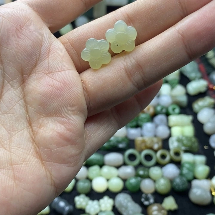 和田玉未镶嵌颈饰福利无售后