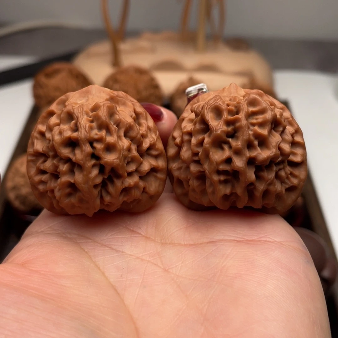 桃核把件秦闷全品37