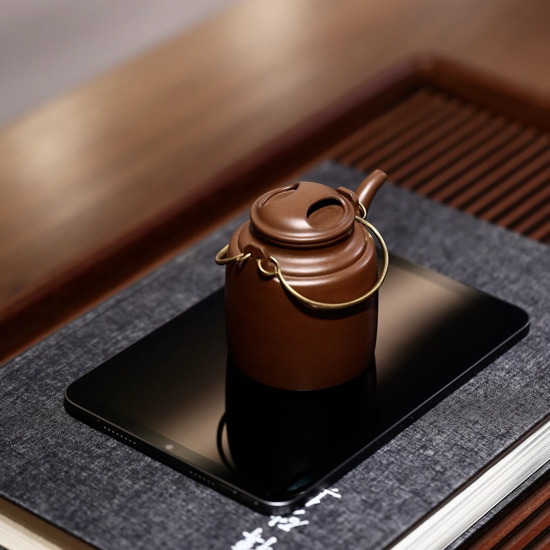 暖冬的温茶器 ·『提梁洋桶壶』60目紫泥 袁振超精工抟制  180cc