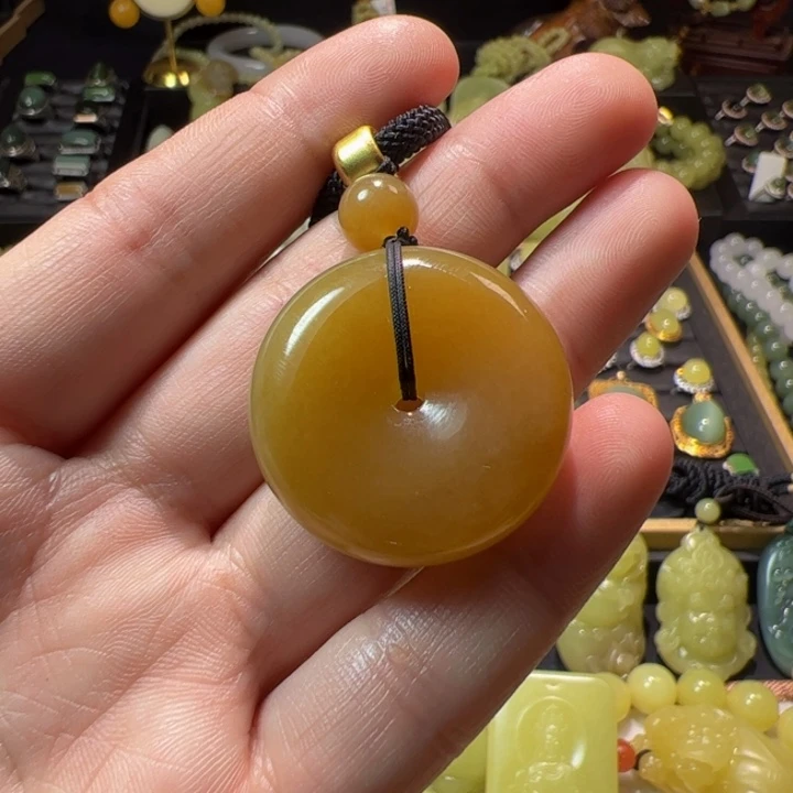 和田玉（黄玉）颈饰未镶嵌
