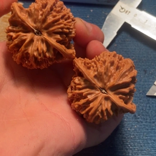 吊坠桃核满天星46