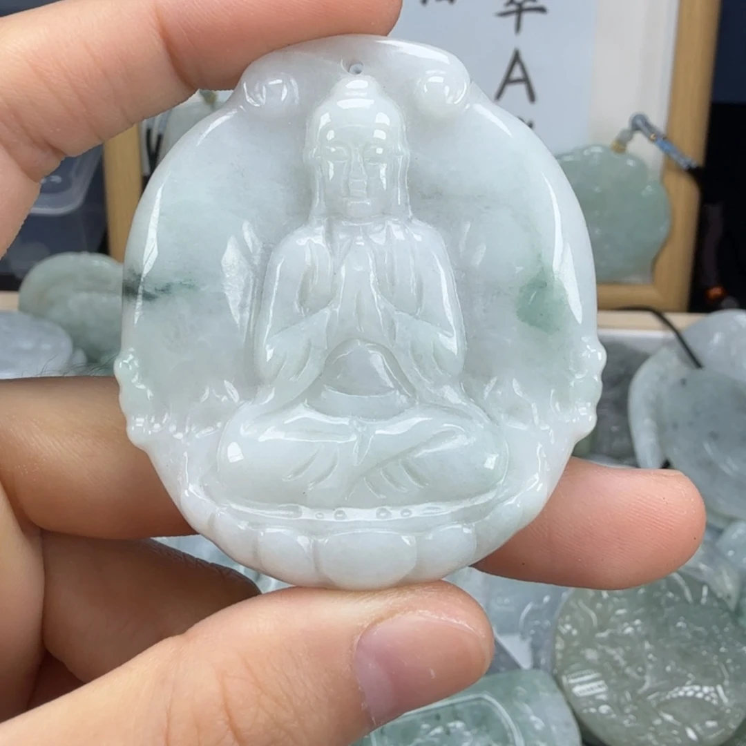 翡翠挂件未镶嵌翡翠