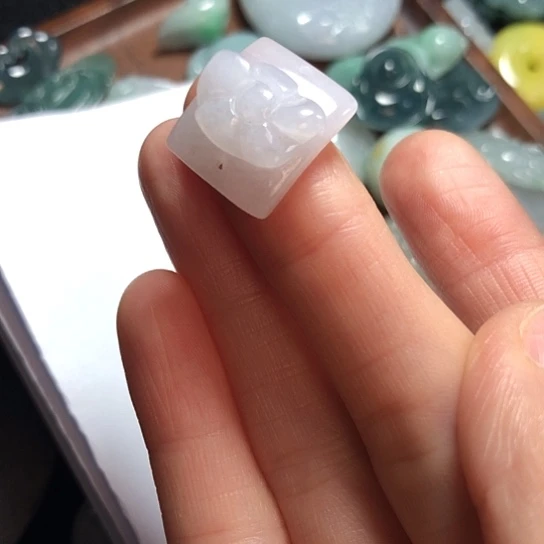 翡翠未镶嵌颈饰缅甸A货，每天下午1点半开播