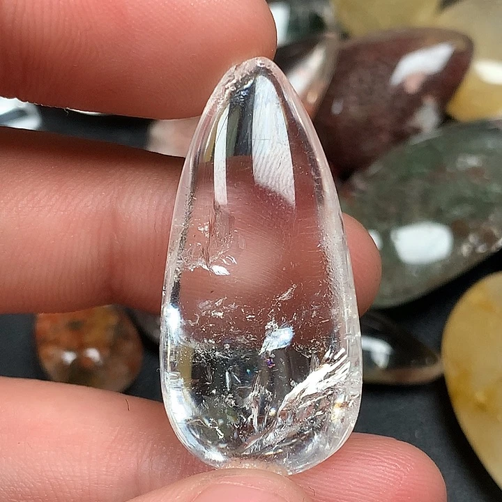 未镶嵌颈饰水晶春**明