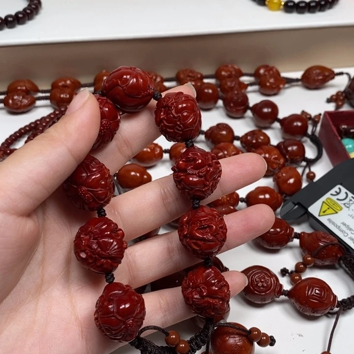 西****橄榄核雕刻工艺的发展