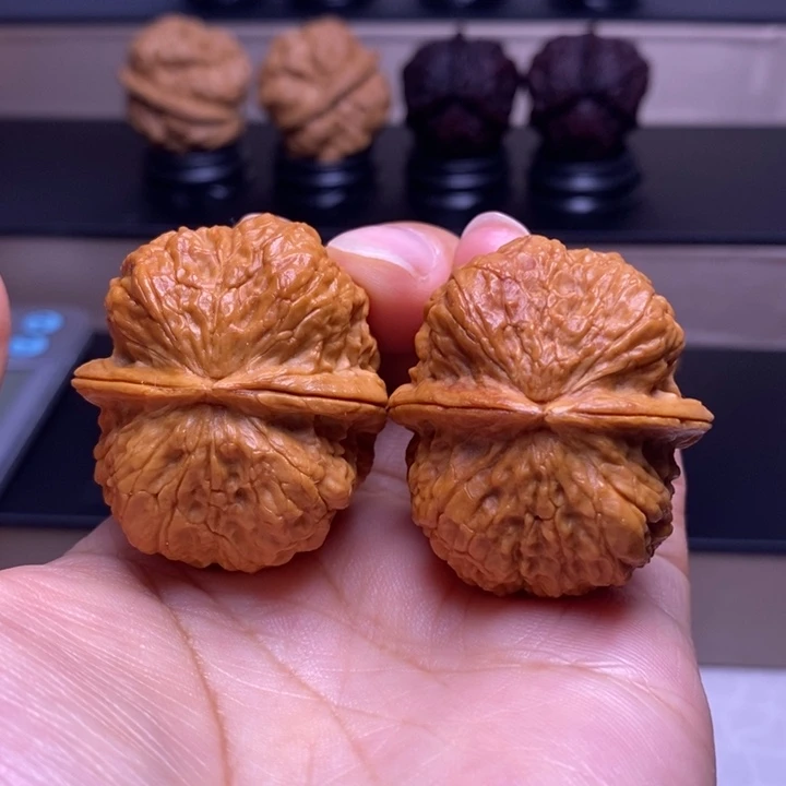 把件文玩核桃鬼脸铁蝴蝶70