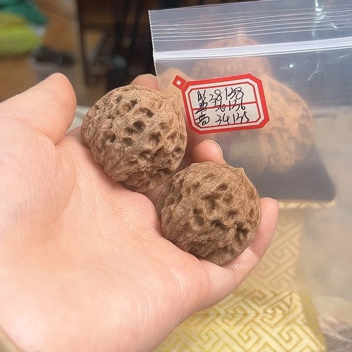 文玩核桃把件非嫁接元宝