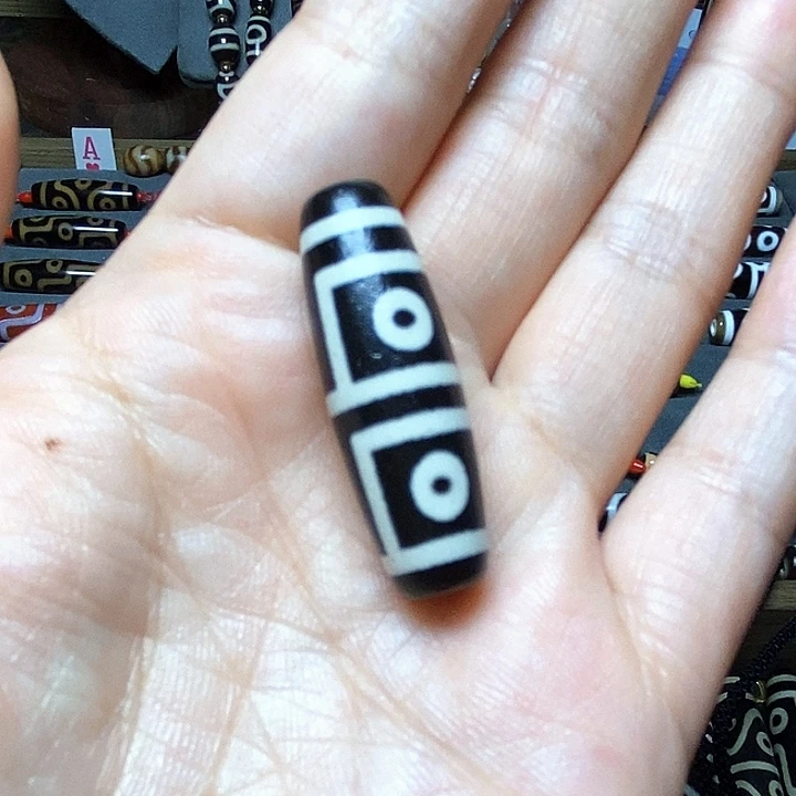 秦***天玛瑙/玉髓未镶嵌颈饰